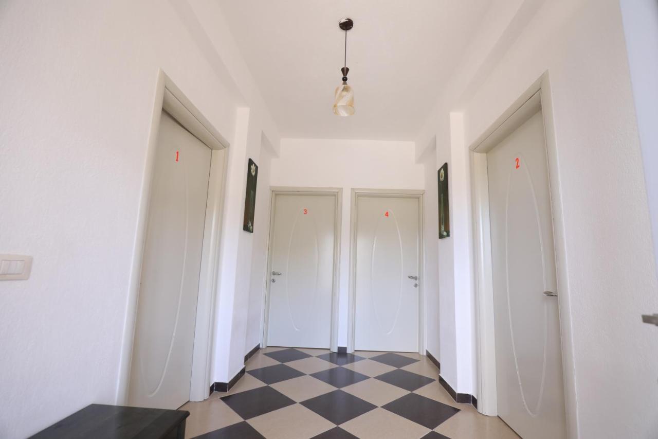 Turka House Pensión Pogradec